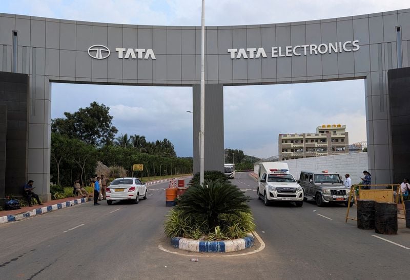 L'incendio nello stabilimento indiano di Tata metterà a rischio la produzione dei nuovi iPhone?