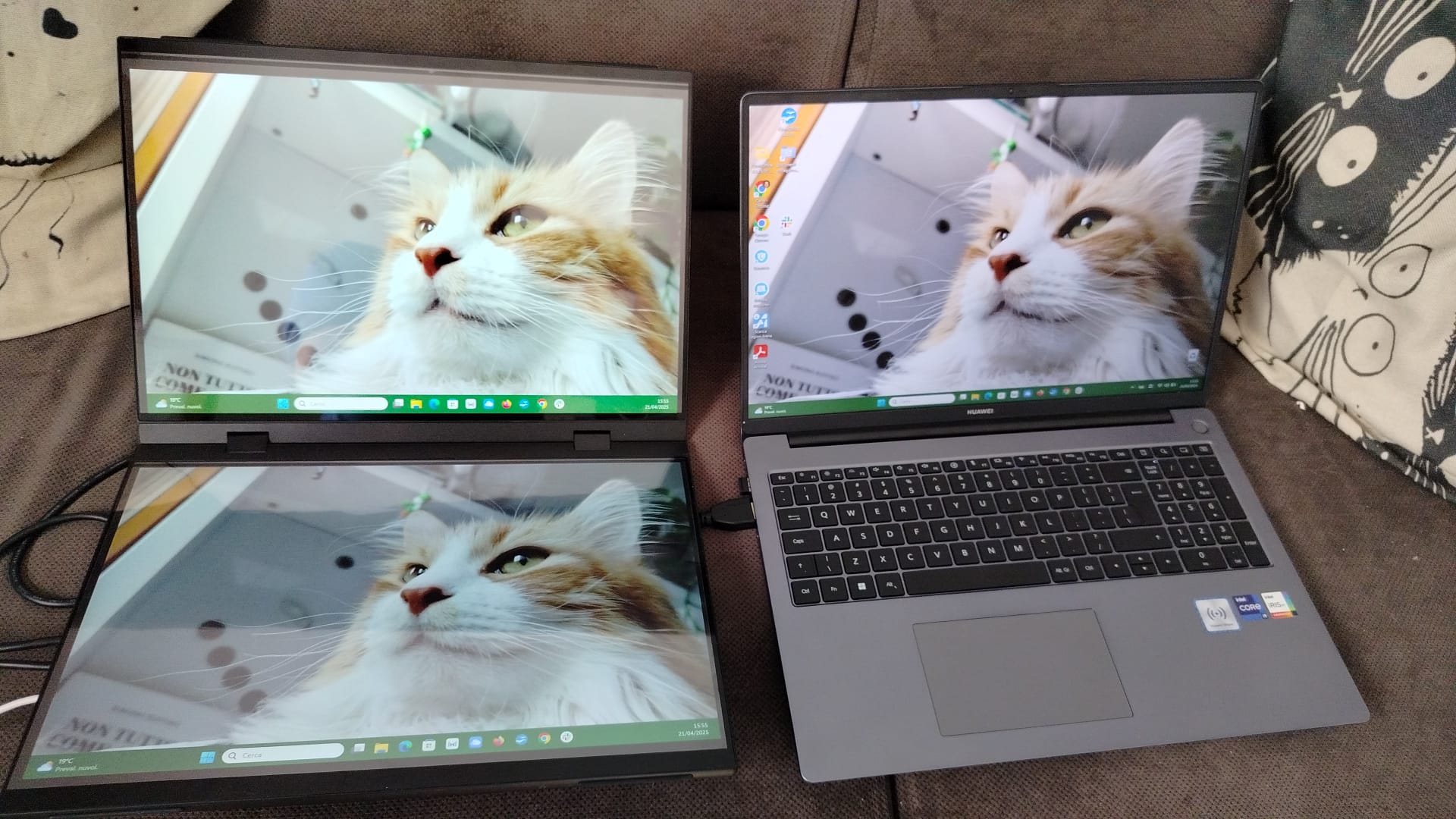 Uperfect Delta Pro Touch: quando si lavora tre monitor (di cui due tattili) sono meglio di uno, no?